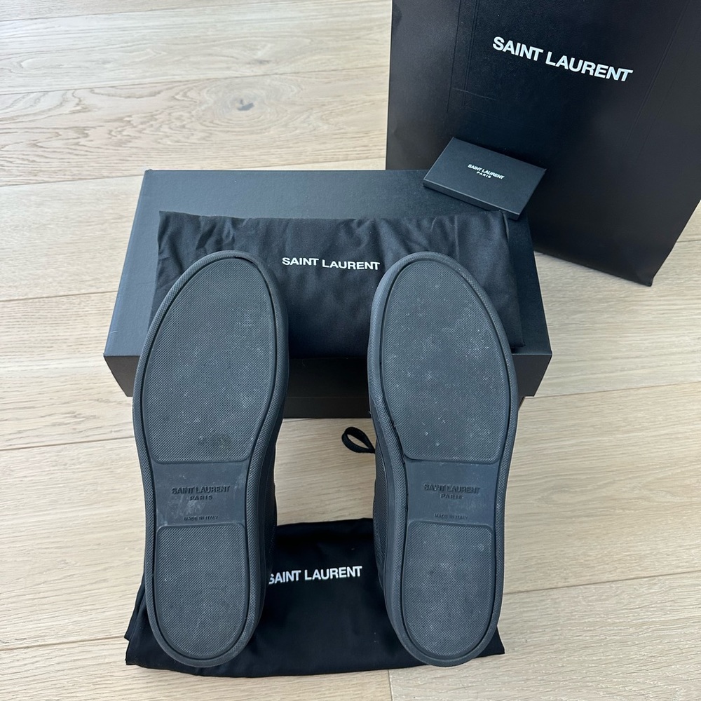 Saint Laurent Andy Low-Top Leather Sneakers - Picture 5 of 10